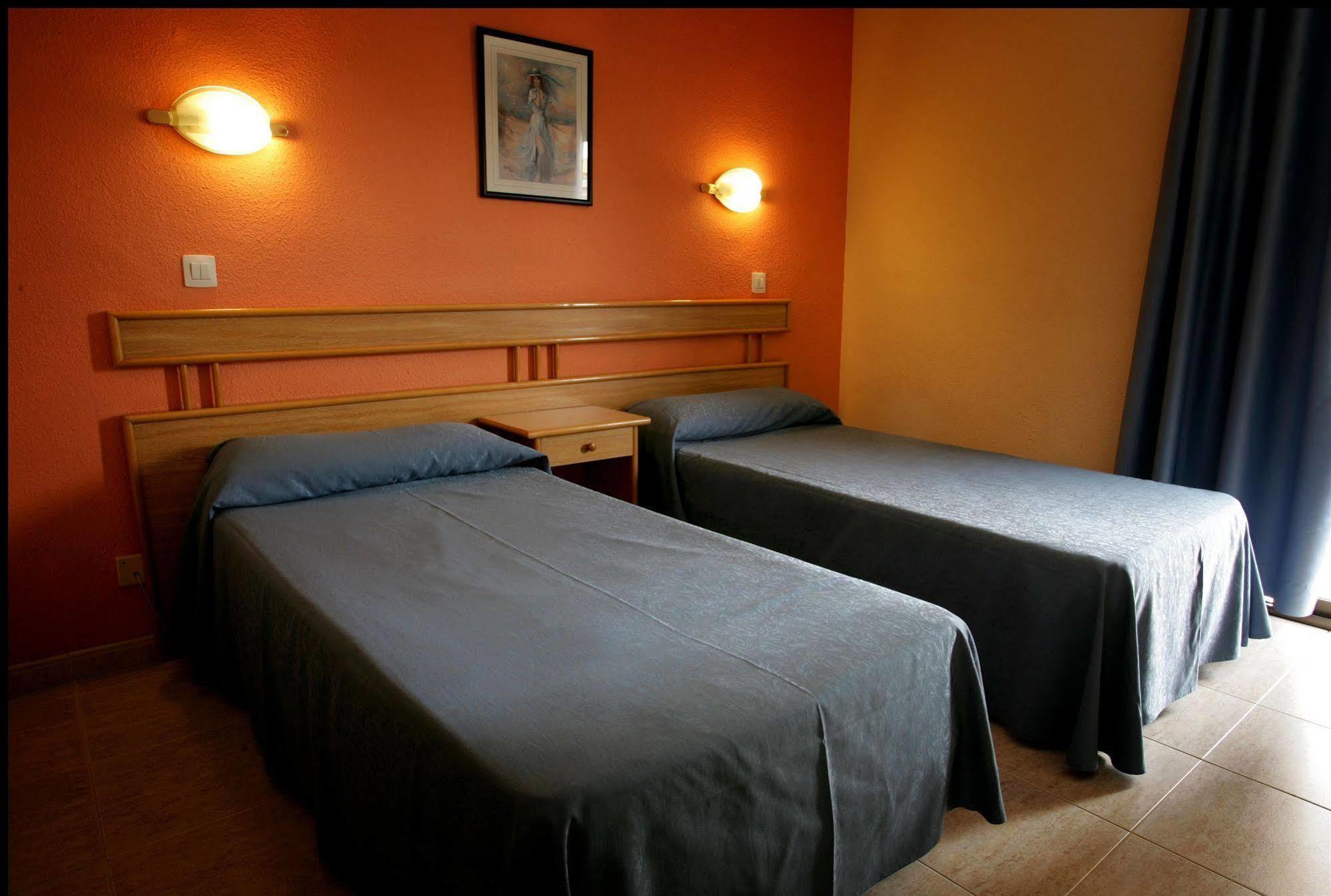 Hotel Agua Azul - Adults Only Бенидорм Экстерьер фото