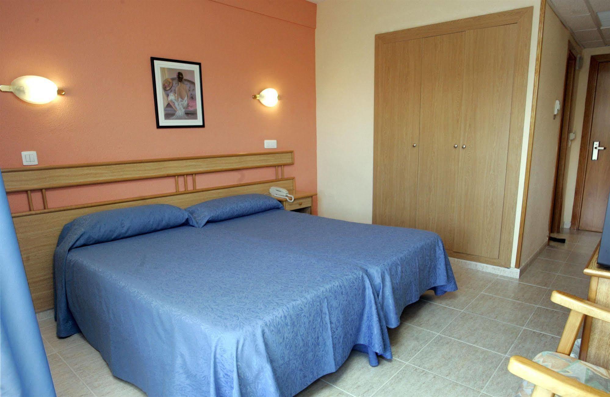 Hotel Agua Azul - Adults Only Бенидорм Экстерьер фото